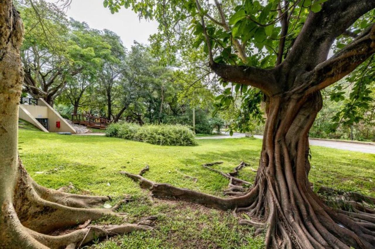 Sanbonani Hotel Hazyview Bagian luar foto