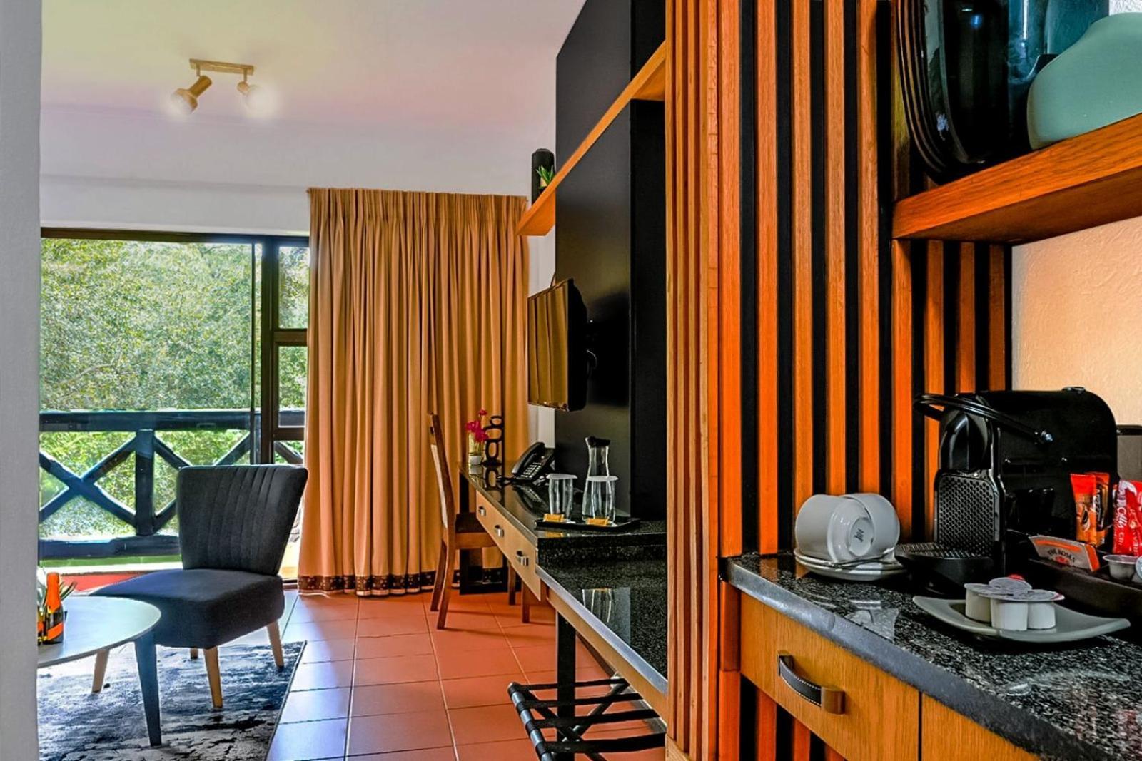 Sanbonani Hotel Hazyview Bagian luar foto